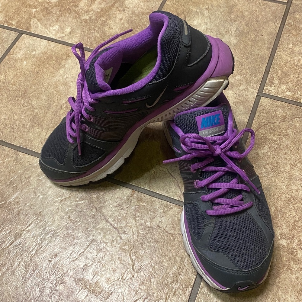 Nike Black and Purple Size 9 Athletic Sneakers Trainers Running